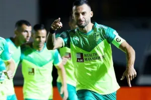 Η ασταμάτητη ΑΕΚ έβαλε τεσσάρα στον Απόλλωνα! (φώτος)