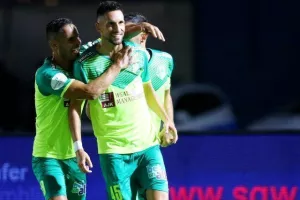 Η ασταμάτητη ΑΕΚ έβαλε τεσσάρα στον Απόλλωνα! (φώτος)