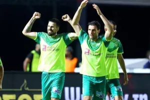 Η ασταμάτητη ΑΕΚ έβαλε τεσσάρα στον Απόλλωνα! (φώτος)