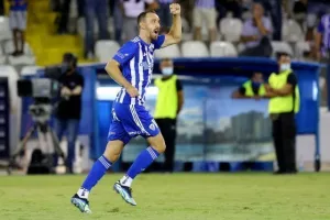 Το ΑΠΟΕΛ προηγήθηκε, η Ανόρθωση το γύρισε με Αρτυματά (φώτος)