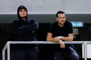 Ανατροπή από αέρος με… ρεσιτάλ Ντιούφ! (φώτος)