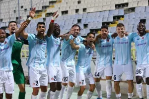 Ανατροπή από αέρος με… ρεσιτάλ Ντιούφ! (φώτος)