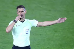 Σφυρίζει το Σπάρτακ Μόσχας – Λέστερ ο Σιδηρόπουλος