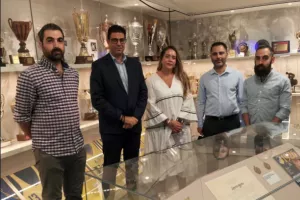 Επίσκεψη αξιωματούχων της ΚΟΚ στο Μουσείο ΑΠΟΕΛ