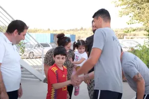 Ο μικρός Σωφρόνης στο προπονητικό κέντρο της Πάφου (βίντεο)