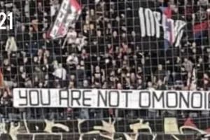 Θύρα 9 για το πανό: “Γίνεται μια προσπάθεια να μας το χρεώσουν κάποιοι κακοθελητές”