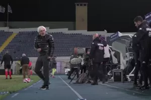 Η σφιγμένη γροθιά του Γιοβάνοβιτς στους συνεργάτες του