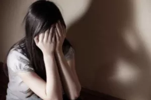 Μαθήτρια κατήγγειλε καθηγήτριά της για σεξουαλική κακοποίηση