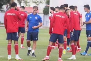 "Ψηλά το κεφάλι, το μυαλό στον ΠΑΟΚ"