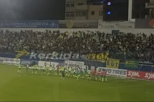 Στο πέταλο και "ΟΛΕ" με τον κόσμο τους! (Φώτος/Βίντεο)