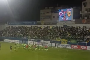 Στο πέταλο και "ΟΛΕ" με τον κόσμο τους! (Φώτος/Βίντεο)