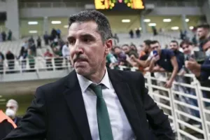 "Να μην παρασυρθούμε από το παιχνίδι με την Εφές"