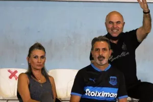 ΦΩΤΟΣ από τον κόσμο στο Τσίρειο 