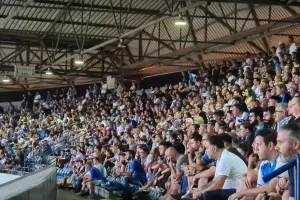 ΦΩΤΟΣ από τον κόσμο στο Τσίρειο 