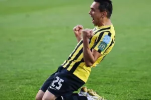 (Ομόνοια) Tριάρα η Καϊράτ Αλμάτι (φώτος / βίντεο)
