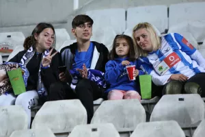 ΦΩΤΟΡΕΠΟΡΤΑΖ από τoν κόσμο στο ΓΣΠ...