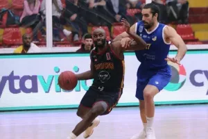 Καθολική κυριαρχία του Κεραυνού στα ντέρμπι με ΑΠΟΕΛ στο «Παπαέλληνας»