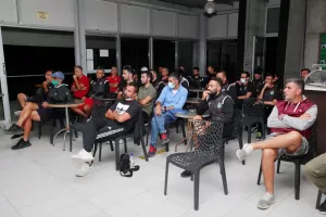 Συνάντηση με Χένινγκ Μπεργκ (φώτος)
