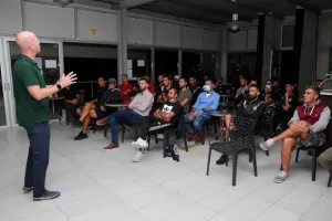 Συνάντηση με Χένινγκ Μπεργκ (φώτος)
