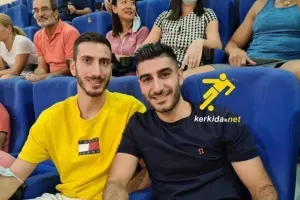 Με Μηνά και Παπαφώτη στο πλευρό της!