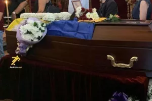 "Τώρα που θα ανταμώσεις με όλους τους ΑΠΟΕΛίστες εκεί ψηλά, χόρεψε μαζί τους"