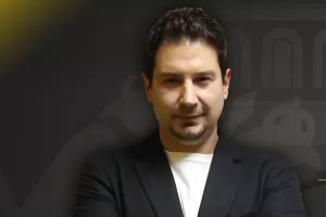 Επίσημα στον πάγκο της ΑΕΚ ο Γιαννίκης