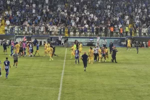 Τελικό σφύριγμα και ένταση στο "Παπαδόπουλος" (Φώτος)