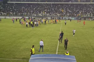 Τελικό σφύριγμα και ένταση στο "Παπαδόπουλος" (Φώτος)