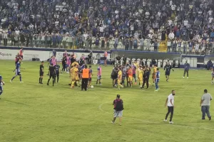 Τελικό σφύριγμα και ένταση στο "Παπαδόπουλος" (Φώτος)