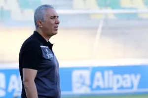 Δεν ασχολείται...