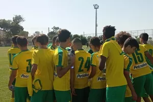 Tριάρα η ΑΕΚ/2η ήττα για ΑΠΟΕΛ