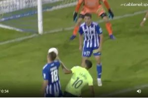 Ρωτάει η Πάφος FC/"Βρίσκει η μπάλα στο χέρι;" (βίντεο)