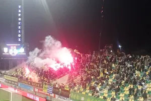 Είσοδος και πυροτεχνήματα στην Αρένα! (φώτος/βίντεο)
