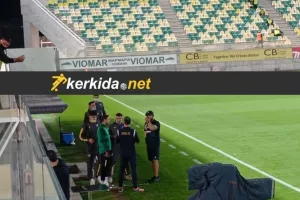 Ο Μακρής με τους… ΑΠΟΕΛίστες