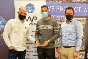 Tο βραβείο στον Λούκας Σόουζα