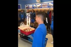ΒΙΝΤΕΟ/Έκπληξη στον κόουτς!