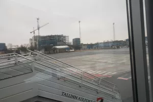 Ανόρθωση: Άφιξη στο "μουντό" Ταλίν με "χώμα που περπάτησα"