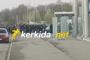 Εντυπωσιακή είσοδος από τους "ΜΑΧΗΤΕΣ" (βίντεο)