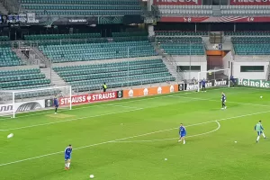 Το ζέσταμα στην "A. Le Coq Arena" (φώτος)