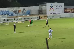 Γκολ ο Λέζιακς, VAR... και άκυρο μετά από 5 λεπτά
