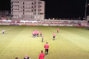 Τριάρα η Νέα Σαλαμίνα και ανεβαίνει (φώτος)
