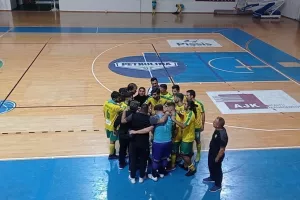 Φώναξαν για τον... αρχηγό τους (βίντεο)