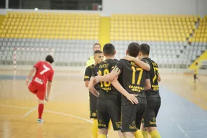 Με μπλουζάκια Θύρα 3 - ΦΩΤΟΣ νίκης 