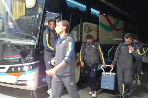 Η άφιξη του ΑΠΟΕΛ στην Αρένα (φώτος/βίντεο)
