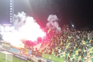 Είσοδος και πυροτεχνήματα στην Αρένα! (φώτος/βίντεο)
