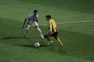 Κόλλησε... στο ΜΑΚ η ΑΕΛ! (φώτος)