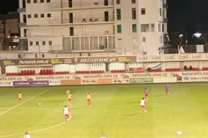 Τριάρα η Νέα Σαλαμίνα και ανεβαίνει (φώτος)