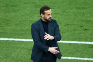«Δεν έχουμε το εύκολο γκολ, δουλεύουμε για να το λύσουμε»