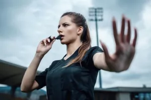 Η γυναίκα του... διαιτητή μας!