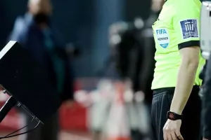 Μάλλον το αλλάζουν.../Ξένοι ΡΕΦ